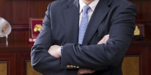 “玻璃盖板大王”杨建文：带领伯恩光学独霸全球市场半壁江山